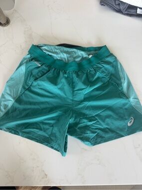ASICS Road 5” running shorts, men’s Medium, in Rainy Lake / Light Teal.